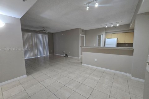 Copropriété à louer à Miramar, Floride: 2 chambres, 90.77 m2 № 1931930 - photo 2