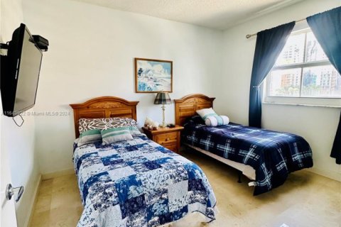 Condo in Miami, Florida, 2 bedrooms  № 1764772 - photo 10