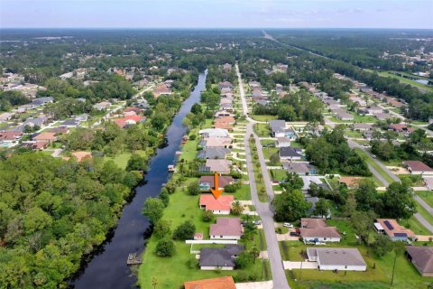 House in Palm Coast, Florida 3 bedrooms, 188.78 sq.m. № 1831790 - photo 2