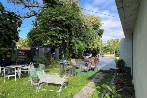 House in South Miami, Florida 5 bedrooms, 223.89 sq.m. № 1985982 - photo 8