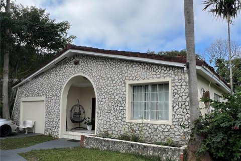 House in South Miami, Florida 5 bedrooms, 223.89 sq.m. № 1985982 - photo 3