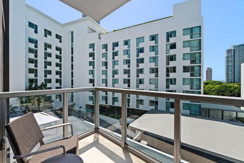 Condo in Miami, Florida, 2 bedrooms  № 2187274 - photo 18