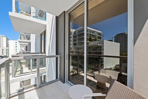 Condo in Miami, Florida, 2 bedrooms  № 2187274 - photo 19
