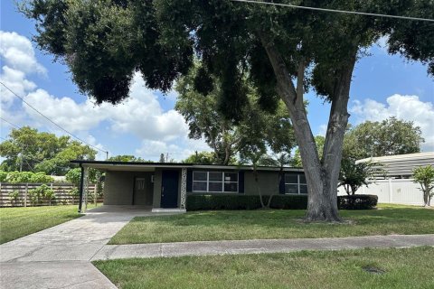 House in Auburndale, Florida 3 bedrooms, 89.19 sq.m. № 1847550 - photo 2