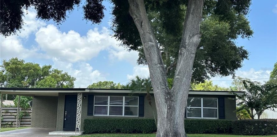 House in Auburndale, Florida 3 bedrooms, 89.19 sq.m. № 1847550