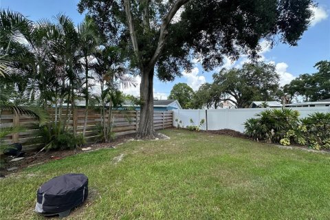 House in Auburndale, Florida 3 bedrooms, 89.19 sq.m. № 1847550 - photo 3
