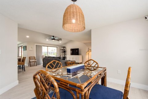 House in Port Richey, Florida 3 bedrooms, 162.76 sq.m. № 1919229 - photo 21