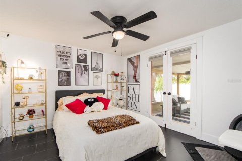 House in Port Richey, Florida 3 bedrooms, 162.76 sq.m. № 1919229 - photo 28