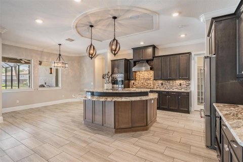 House in Wesley Chapel, Florida 4 bedrooms, 360.37 sq.m. № 1801965 - photo 13