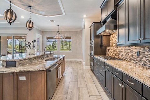 House in Wesley Chapel, Florida 4 bedrooms, 360.37 sq.m. № 1801965 - photo 9