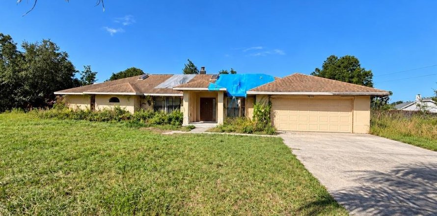 House in Weirsdale, Florida 3 bedrooms, 285.4 sq.m. № 2430679