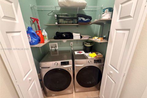 Купить виллу или дом в Хомстед, Флорида 3 спальни, 182.27м2, № 1983712 - фото 16