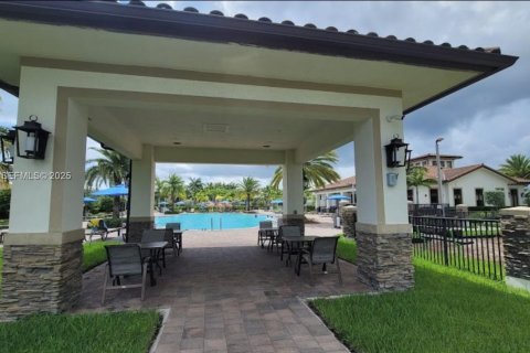 Купить виллу или дом в Хомстед, Флорида 3 спальни, 182.27м2, № 1983712 - фото 6