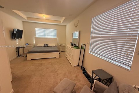 Купить виллу или дом в Хомстед, Флорида 3 спальни, 182.27м2, № 1983712 - фото 20