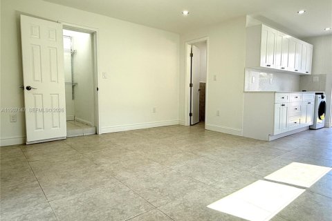 Commercial property in Cutler Bay, Florida 1 bedroom, 55.74 sq.m. № 2082045 - photo 10