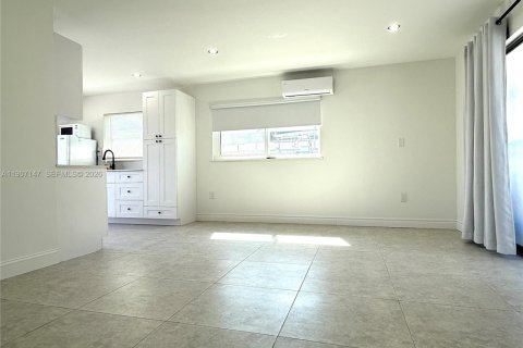 Commercial property in Cutler Bay, Florida 1 bedroom, 55.74 sq.m. № 2082045 - photo 11