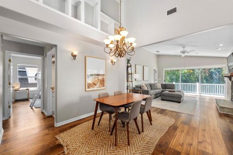 House in Palm Harbor, Florida 5 bedrooms, 203.18 sq.m. № 1904118 - photo 3