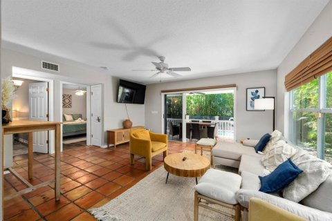 House in Palm Harbor, Florida 5 bedrooms, 203.18 sq.m. № 1904118 - photo 25