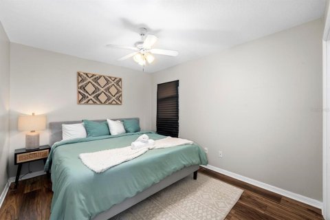 House in Palm Harbor, Florida 5 bedrooms, 203.18 sq.m. № 1904118 - photo 29