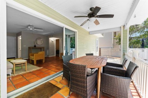 House in Palm Harbor, Florida 5 bedrooms, 203.18 sq.m. № 1904118 - photo 30