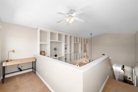 House in Palm Harbor, Florida 5 bedrooms, 203.18 sq.m. № 1904118 - photo 13