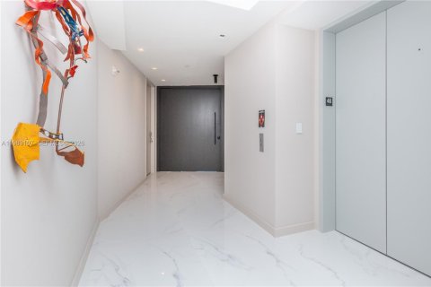 Copropriété à louer à Miami, Floride: 4 chambres, 371.14 m2 № 2051543 - photo 4