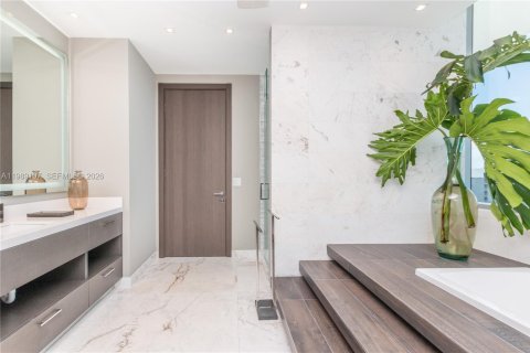 Copropriété à louer à Miami, Floride: 4 chambres, 371.14 m2 № 2051543 - photo 15