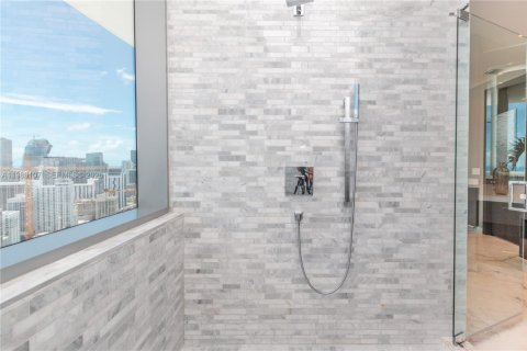 Copropriété à louer à Miami, Floride: 4 chambres, 371.14 m2 № 2051543 - photo 17