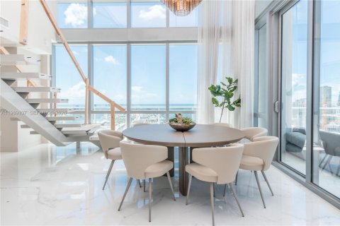 Copropriété à louer à Miami, Floride: 4 chambres, 371.14 m2 № 2051543 - photo 10