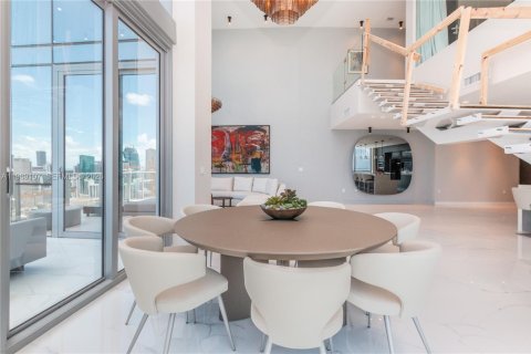 Copropriété à louer à Miami, Floride: 4 chambres, 371.14 m2 № 2051543 - photo 7