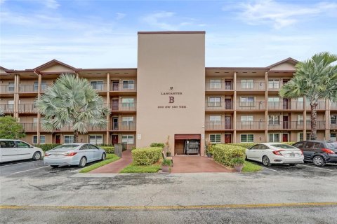 Condominio en venta en Pembroke Pines, Florida, 2 dormitorios, 110.83 m2 № 1896142 - foto 2