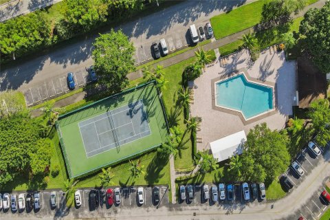 Condominio en venta en Pembroke Pines, Florida, 2 dormitorios, 110.83 m2 № 1896142 - foto 26