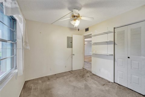Condominio en venta en Pembroke Pines, Florida, 2 dormitorios, 110.83 m2 № 1896142 - foto 16