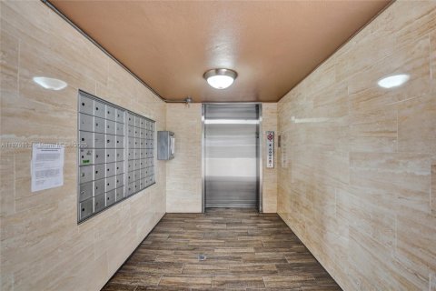 Condominio en venta en Pembroke Pines, Florida, 2 dormitorios, 110.83 m2 № 1896142 - foto 27
