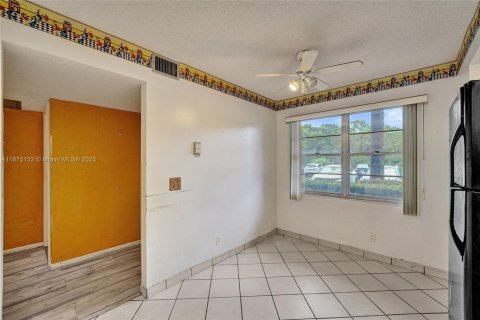 Condominio en venta en Pembroke Pines, Florida, 2 dormitorios, 110.83 m2 № 1896142 - foto 8