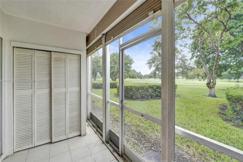 Condominio en venta en Pembroke Pines, Florida, 2 dormitorios, 110.83 m2 № 1896142 - foto 20