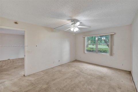 Condominio en venta en Pembroke Pines, Florida, 2 dormitorios, 110.83 m2 № 1896142 - foto 13