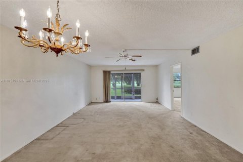 Condominio en venta en Pembroke Pines, Florida, 2 dormitorios, 110.83 m2 № 1896142 - foto 5