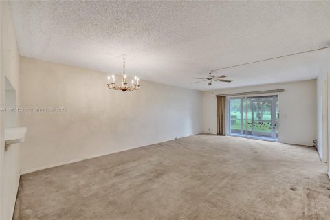 Condominio en venta en Pembroke Pines, Florida, 2 dormitorios, 110.83 m2 № 1896142 - foto 6