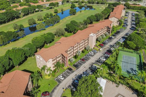 Condominio en venta en Pembroke Pines, Florida, 2 dormitorios, 110.83 m2 № 1896142 - foto 24