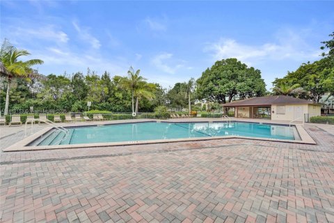 Condominio en venta en Pembroke Pines, Florida, 2 dormitorios, 110.83 m2 № 1896142 - foto 25