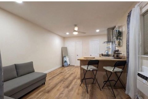 Commercial property in Clearwater, Florida 5 bedrooms, 269.6 sq.m. № 2205261 - photo 5