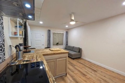Commercial property in Clearwater, Florida 5 bedrooms, 269.6 sq.m. № 2205261 - photo 6