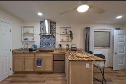 Commercial property in Clearwater, Florida 5 bedrooms, 269.6 sq.m. № 2205261 - photo 8