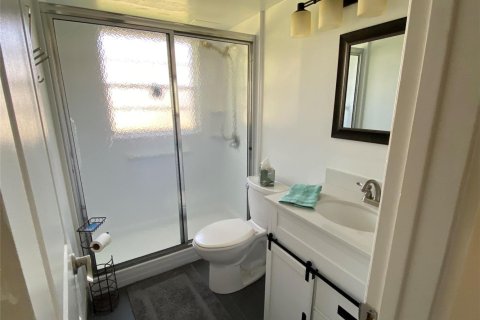 Condo in Deerfield Beach, Florida, 2 bedrooms № 2154175 - photo 11