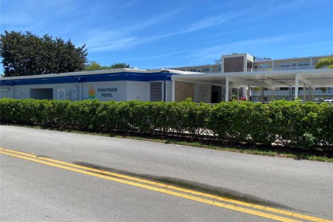 Condo in Deerfield Beach, Florida, 2 bedrooms № 2154175 - photo 21