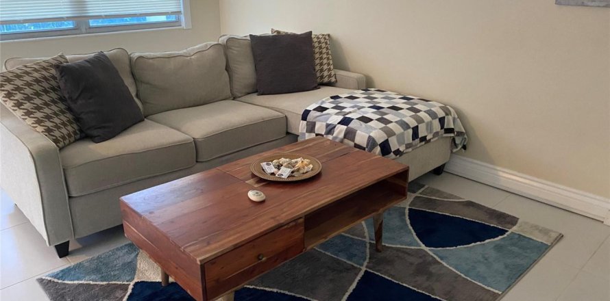 Condo in Deerfield Beach, Florida, 2 bedrooms № 2154175