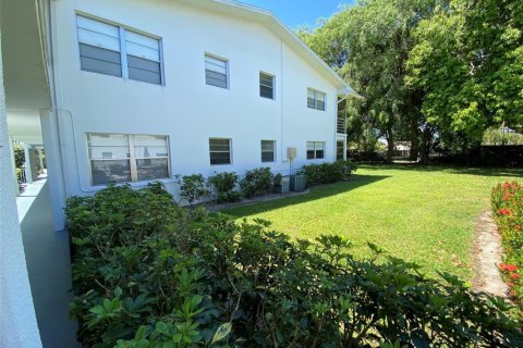 Condo in Deerfield Beach, Florida, 2 bedrooms № 2154175 - photo 19