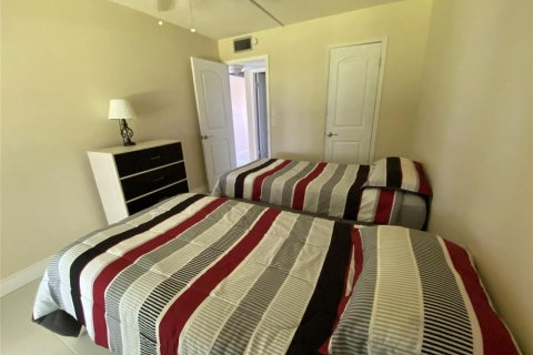 Condo in Deerfield Beach, Florida, 2 bedrooms № 2154175 - photo 14