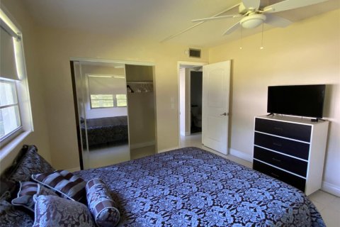 Condo in Deerfield Beach, Florida, 2 bedrooms № 2154175 - photo 13